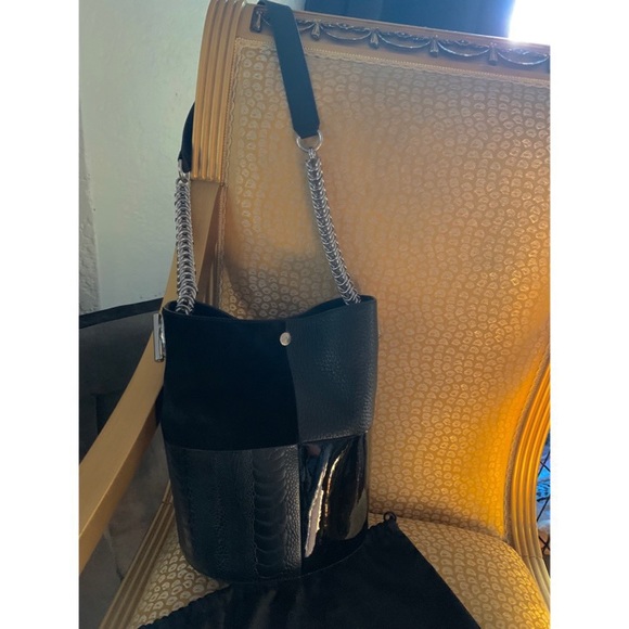 🍒 NWT Alexander Wang Genesis Leather Bucket Bag🍒 - Picture 4 of 8